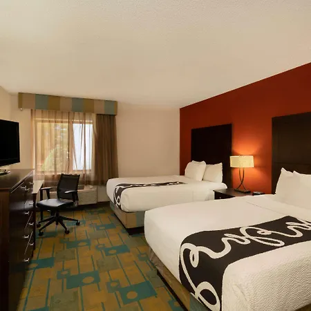 Hotel La Quinta By Wyndham Airport