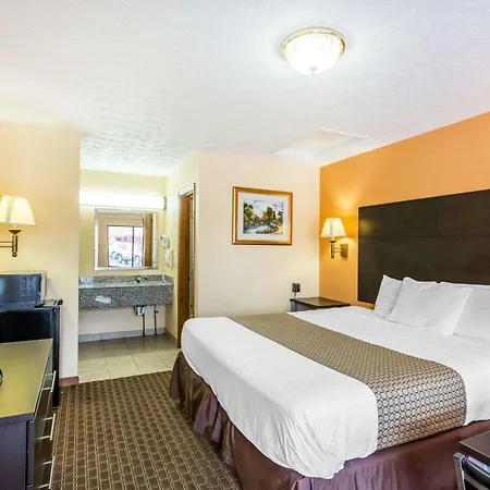 Econo North 3*