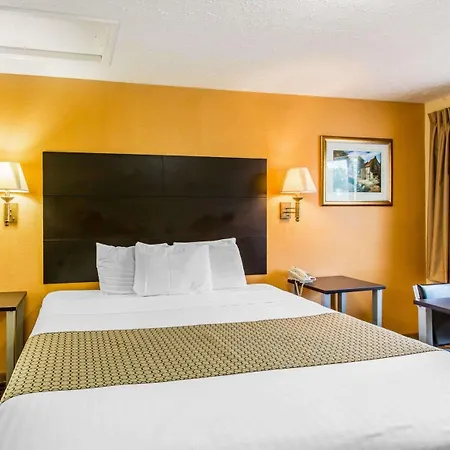 Econo North 3*