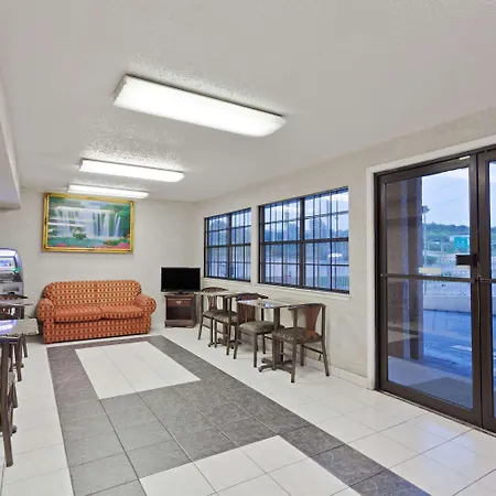Days By Wyndham Downtown-nashville West Trinity Lane 2*