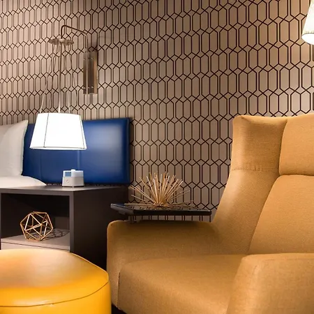 Glo Western Airport Nashville