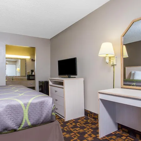 Hotel Super 8 By Wyndham Antioch/nashville South East 2*