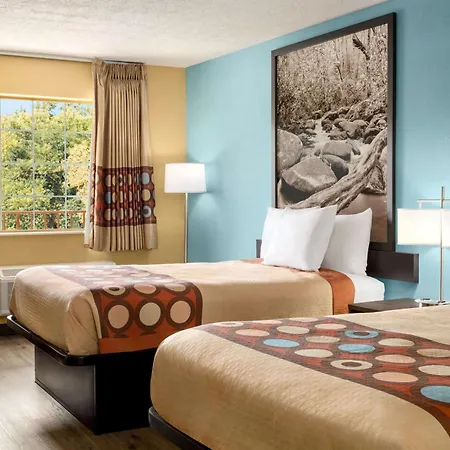 Super 8 By Wyndham Whites Creek/ Nw Area