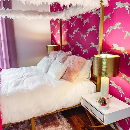 Holiday home Dolly's Delight - Boutique Bliss Mins From Broadway *