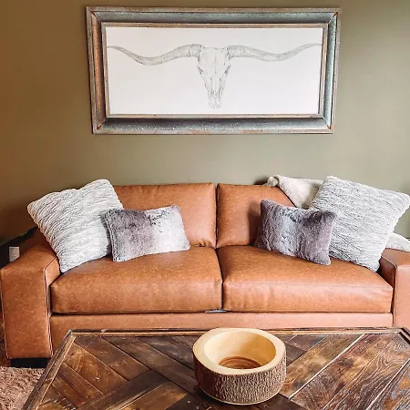 Holiday home Cozy - 2 Miles To Broadway & Free Parking