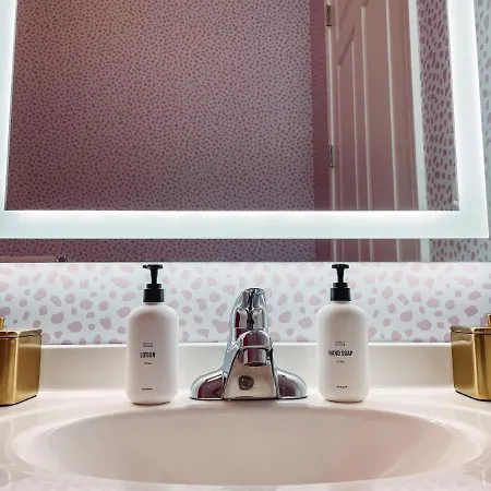 Holiday home Dolly's Delight - Boutique Bliss Mins From Broadway