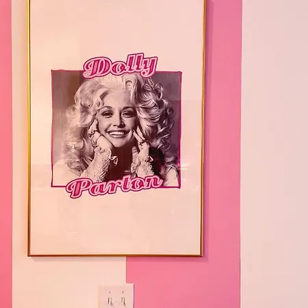 Dolly's Delight - Boutique Bliss Mins From Broadway Holiday home *