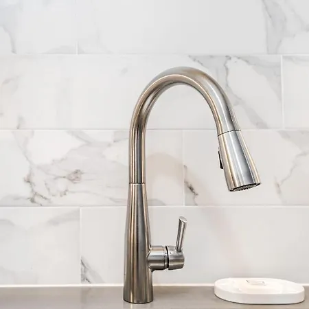 Abode - Germantown Apartment