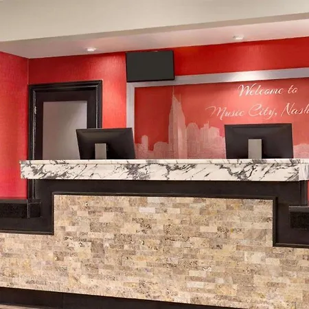Hotel Luxe 2*