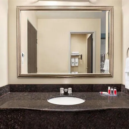 Luxe Hotel
