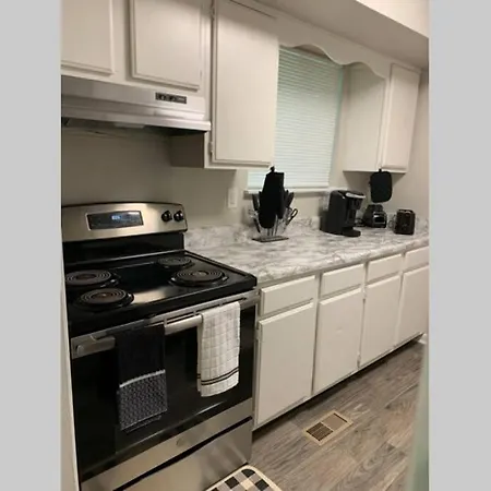 Luxury Townhome 20 Min To Music City,