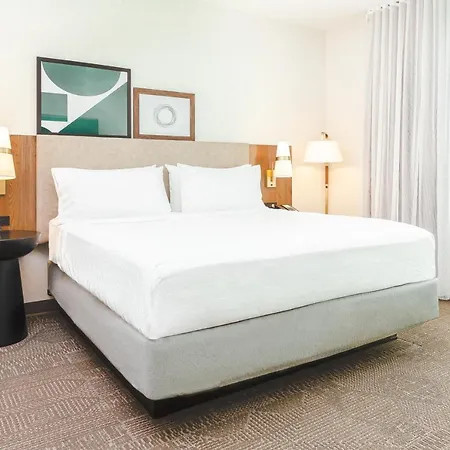 Staybridge - Vanderbilt Area By Ihg Hotel 3*