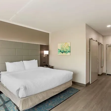 Western Executive Residency Antioch 2*