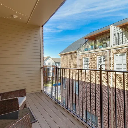 West End Townhome With 2 En-suites And Free Private Parking Nashville