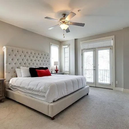 Music Row Luxury - Two King Bedrooms - Private Garage & Ensuite Baths Nashville