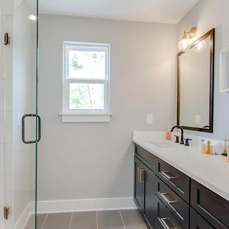 Apartment Luxe Gated E Nash - Buy 3 Nights Get 1 Free Nashville