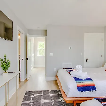 Luxe Gated E Nash - Buy 3 Nights Get 1 Free Apartment Nashville
