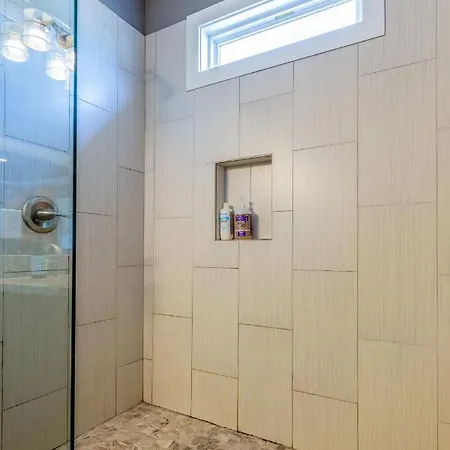 Huge Private House- No Shared Walls Private Backyard * Nashville