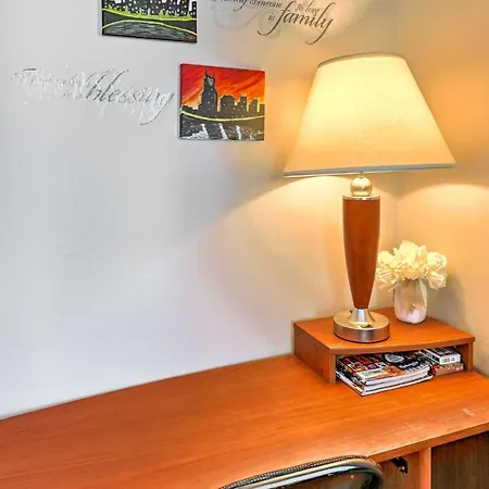 Holiday home Cozy Vacation 3 Mi To Downtown