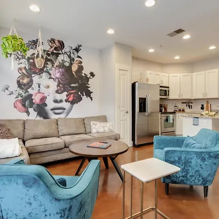 West End Townhome With 2 En-suites And Free Private Parking Holiday home *