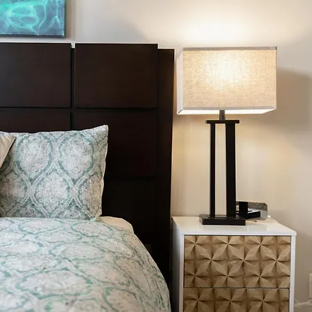 West End Townhome With 2 En-suites And Free Private Parking Nashville
