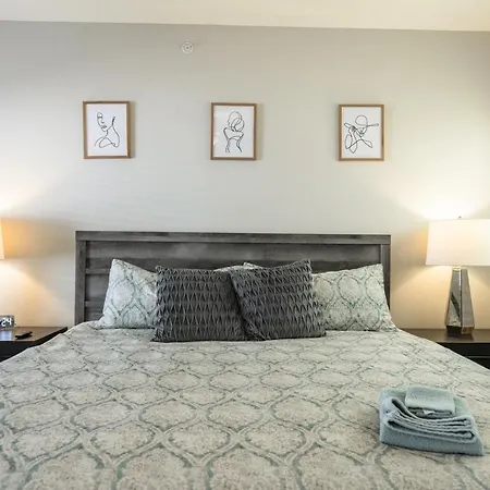 West End Townhome With 2 En-suites And Free Private Parking Nashville