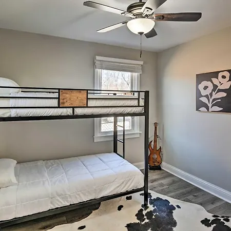 Holiday home ~ 7 Mi To Downtown! *