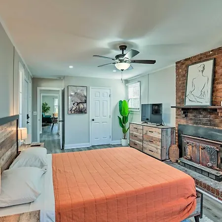 Holiday home ~ 7 Mi To Downtown! *