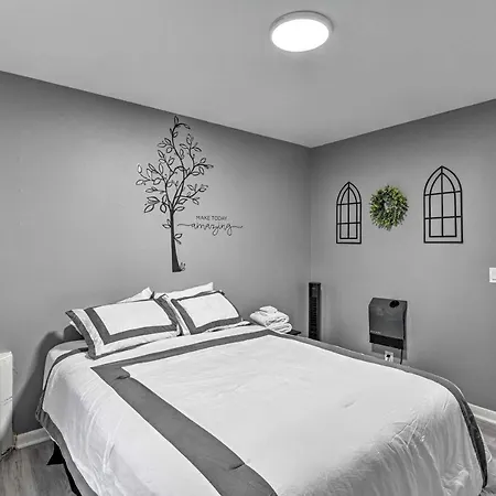 Modern ~ 10 Mi To Music Row Holiday home Nashville
