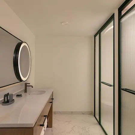 Hotel W 5*