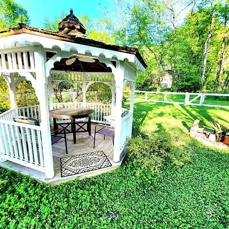 Thennc:billiard-grill-pingpong-airhockey-foosball * Nashville