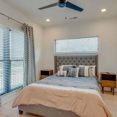 Luxury Downtown Nash/roofdeck/11 Beds Holiday home *