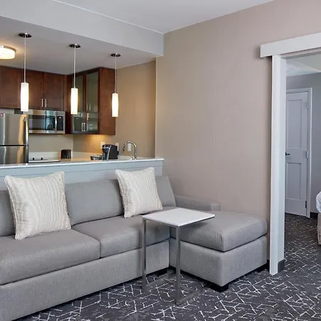 By Marriott Downtown/convention Center Hotel 3*