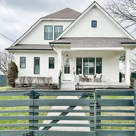 Holiday home The Music Pool House Nashville