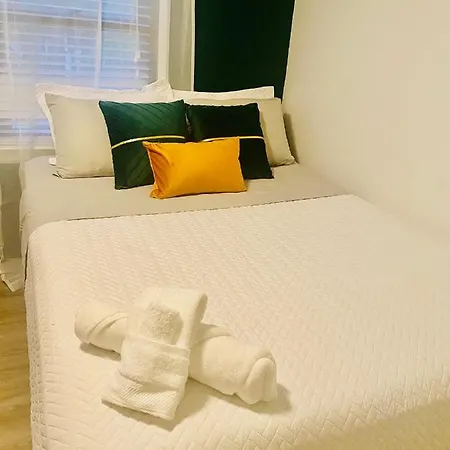Cozy Condo, Minutes From Broadwy, Sleeps 5 Apartment