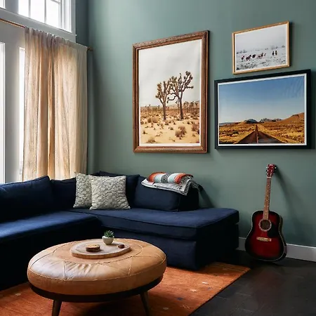 Southwest Vibes In 12 South, Walk To Everything Apartment