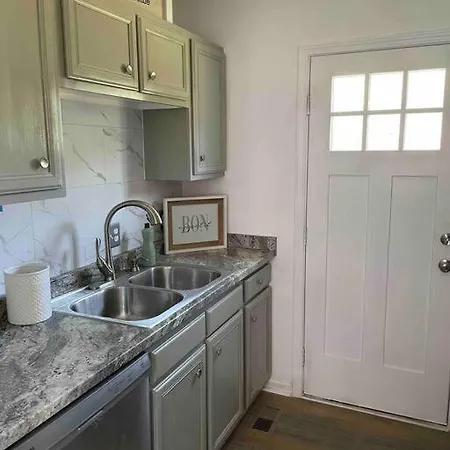 Holiday home Look No Further! Nashville