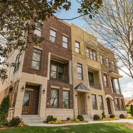 East Lux Townhome Holiday home Nashville