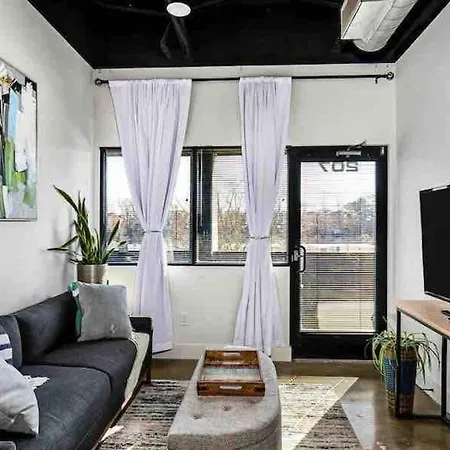 Apartment Brand New Near Downtown Nash W Washer Dryer *