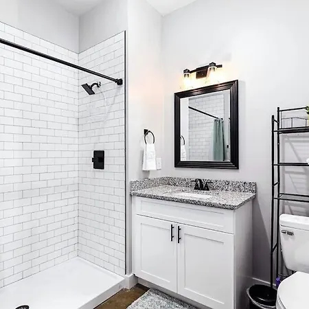Brand New Near Downtown Nash W Washer Dryer