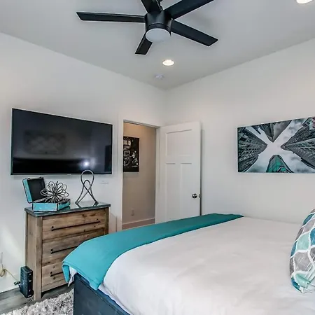 Holiday home Private Parking, Patios In Stunning East Nash 5 Min From Dt Nashville