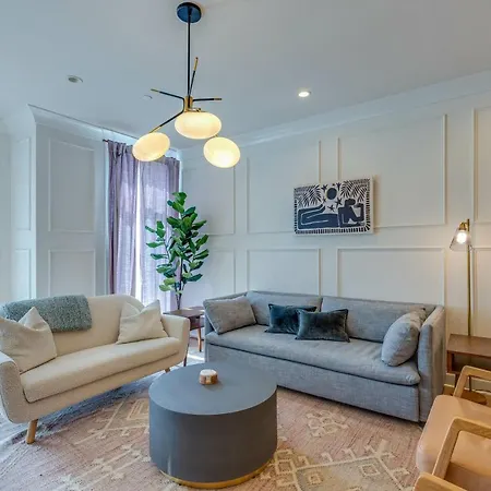Belmont Music Row 4 Bed, Rooftop, 10 Minutes To Dt, 24 Hour Hospitality Team, Perfect For Groups, 7 Miles To Airport Holiday home