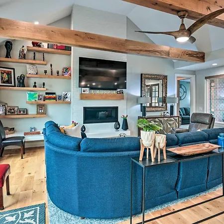 Beautiful Near Downtown W/ Hot Tub! Nashville
