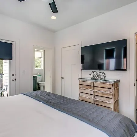 Private Parking, Patios In Stunning East Nash 5 Min From Dt Holiday home