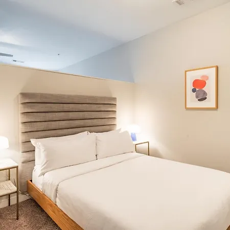 Cozysuites Music Row Astonishing Sdo 22 Apartment Nashville
