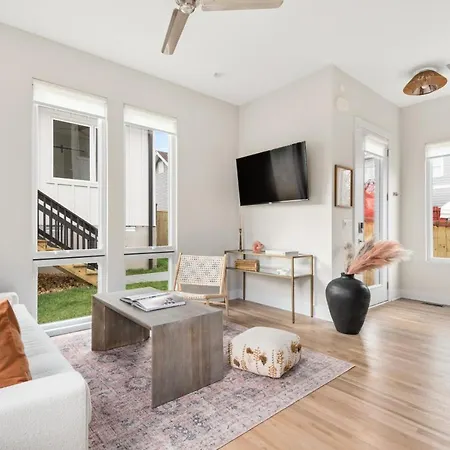Serene Boho Chic Home-mins To Dt Holiday home Nashville