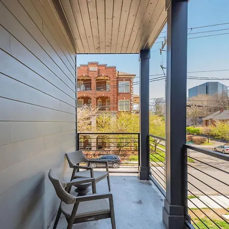 High End Getaway W Balcony In Prime West End