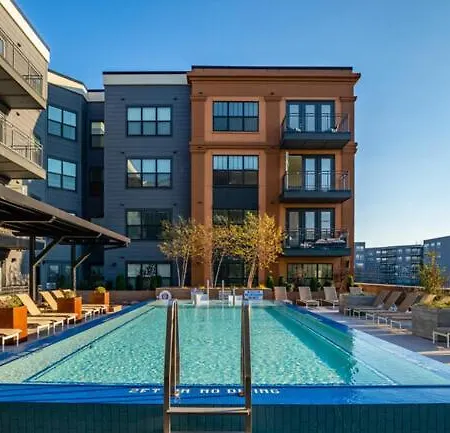 Spacious Townhouse With Pool And Gym * Nashville
