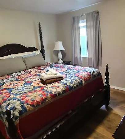 Apartment Captain's Quarters Riverfront #2 *