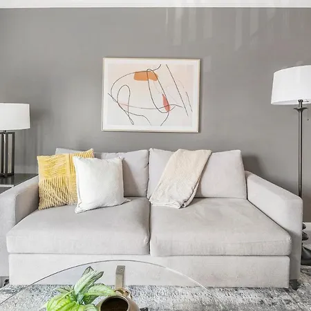 Modern In Prime Location Id8103x6 Apartment *